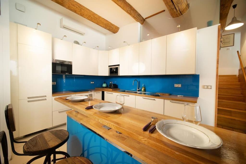 Air-Conditioned Loft In The Heart Of The Old Port มาร์กเซย ภายนอก รูปภาพ